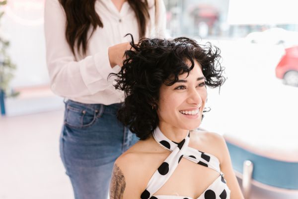 Cabelo-Saudáveis-e-Brilhantes-Dicas-de-Cuidados-e-Tratamentos-para-Todos-os-Tipo-de-Cabelo