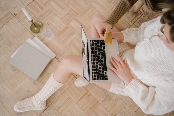 Neste artigo, vamos falar sobre as armadilhas financeiras mais comuns que afetam as mulheres e como evitá-las